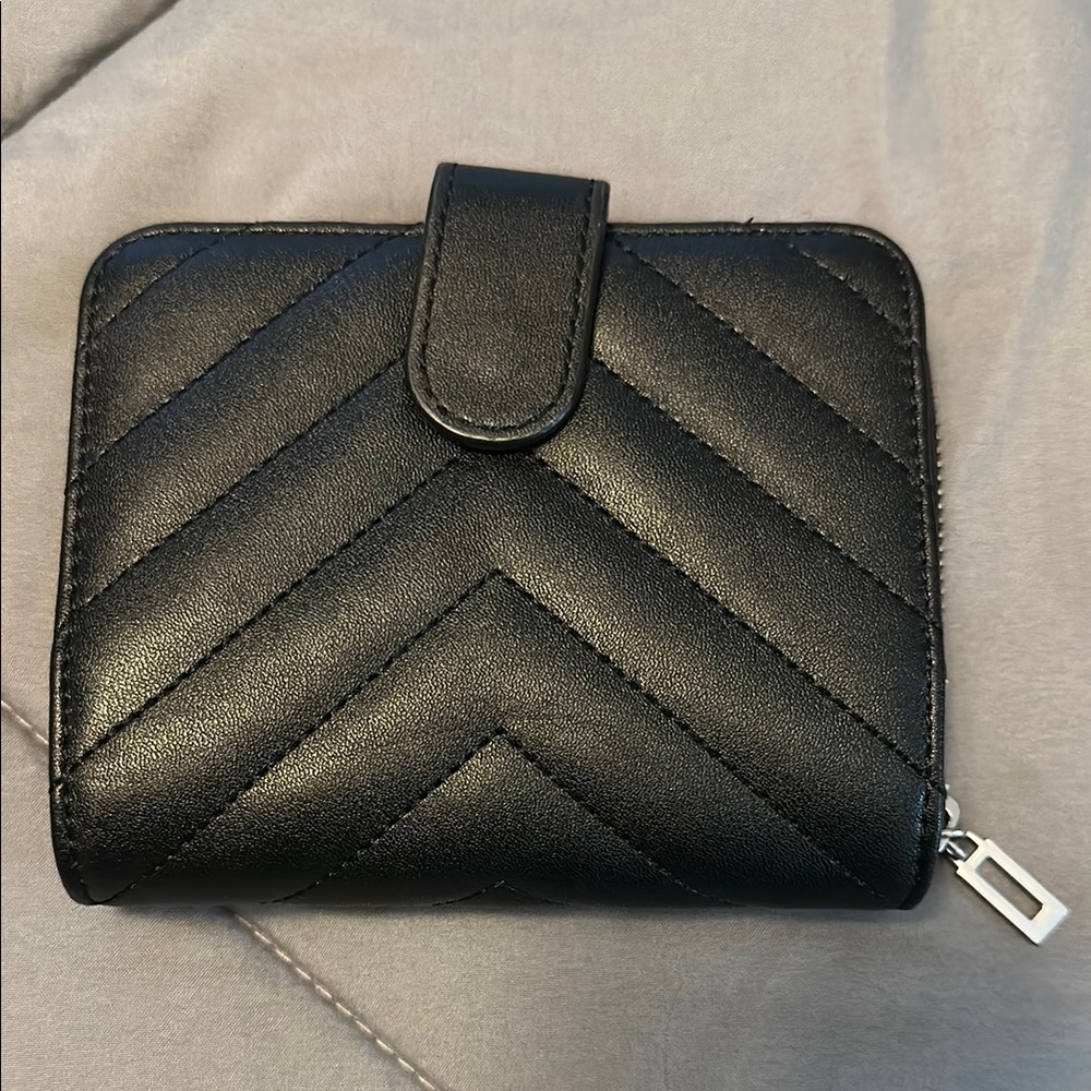GUESS Black Women's Wallet - Picture 2 of 4